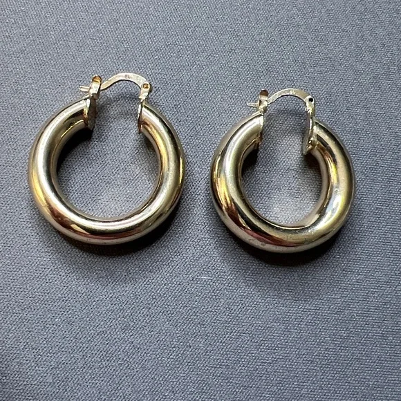 Classic Gold-Tone Chunky Hoop Earrings - Picture 2 of 4